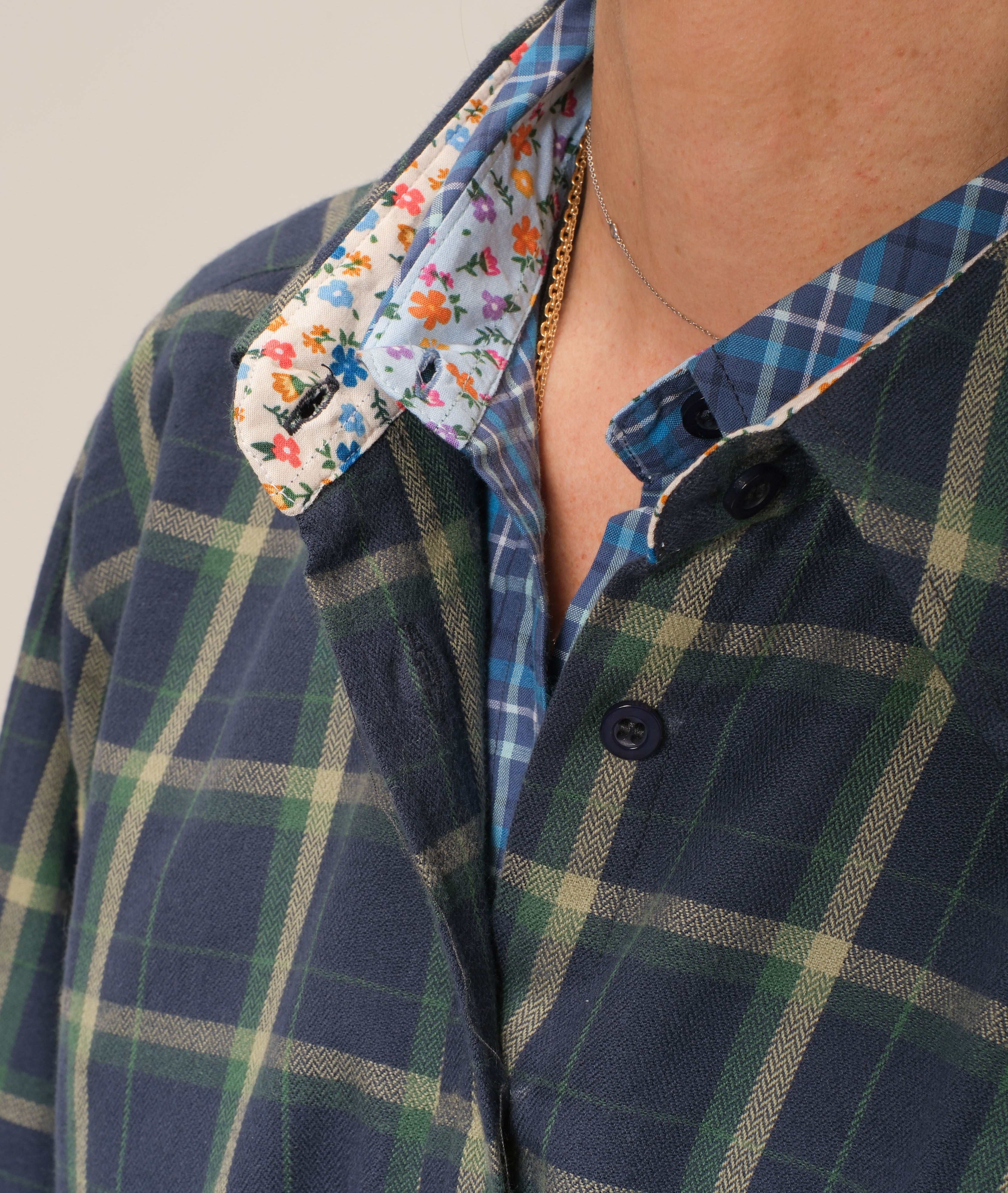 Oversized fit Cowboy cut side pocket - No writing