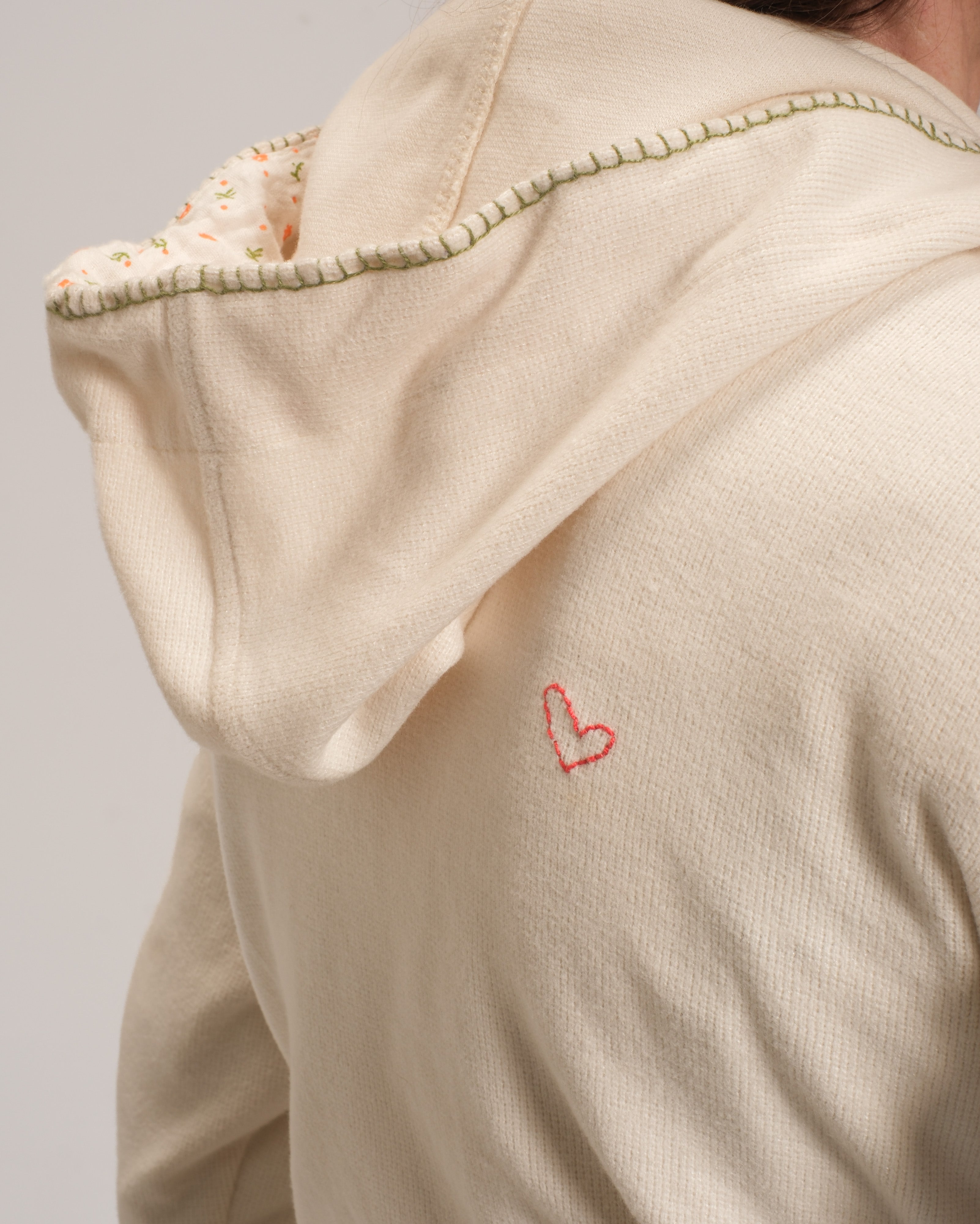 Creme Cashmere tight fit hoodie